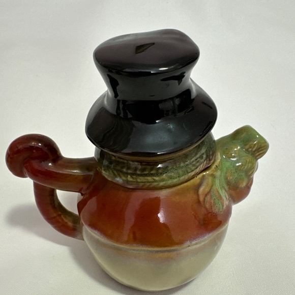 Snowman Top Hats Miniature Teapot Creamer Matching Salt & Beanie Pepper Shakers - Picture 8 of 12